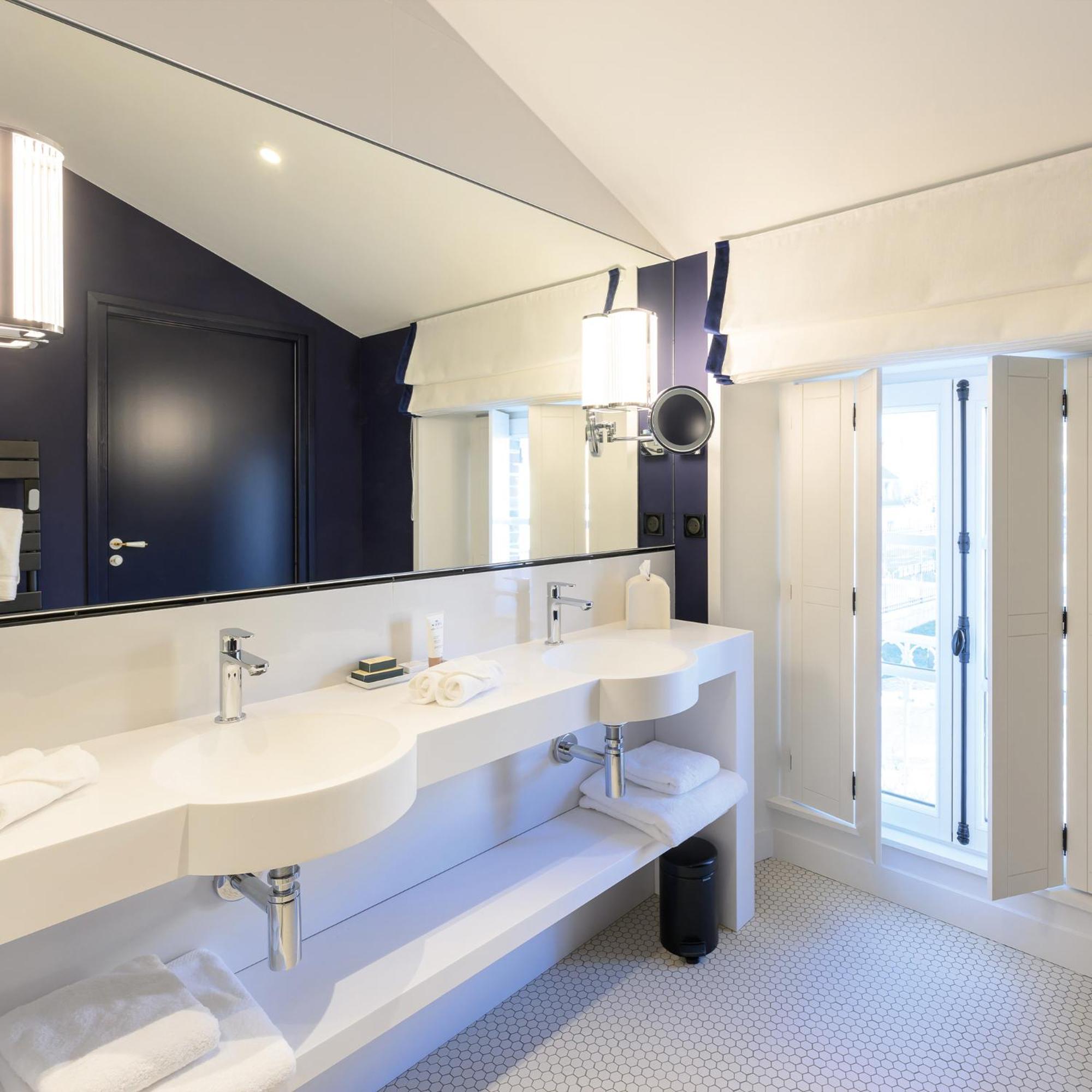 Les Suites Bb, Champagne Besserat De Bellefon Épernay Exteriör bild